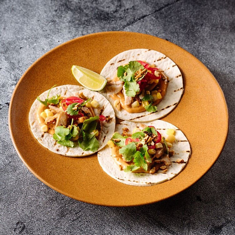 Тако с цыплёнком и кукурузой