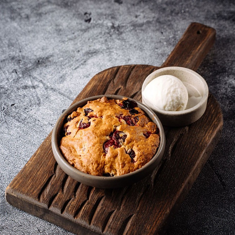 Вишнёвый пай с пломбиром