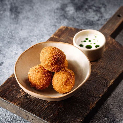 Картофельные крокеты с говяжьим языком