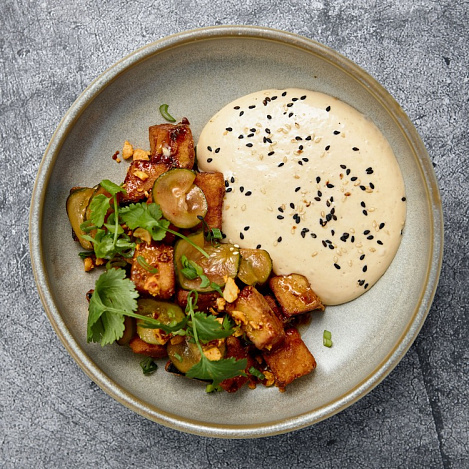 Баклажаны Цай Дао с муссом из угря