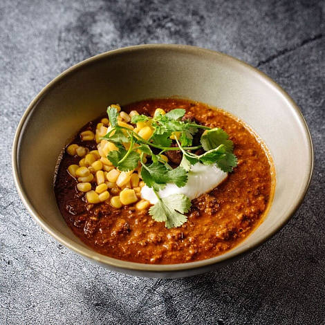 Чили-кон-карне с греческим йогуртом