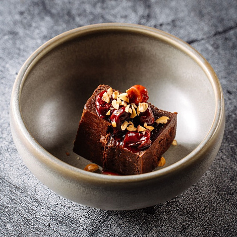 Брауни с мускавадо и пьяной вишней